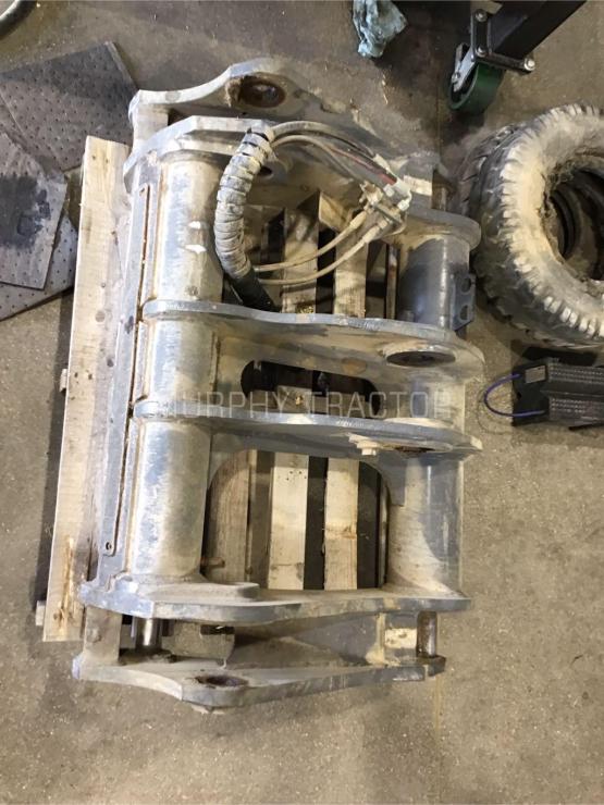 John Deere 524P Hi VIS Coupler — 555 54891.15576