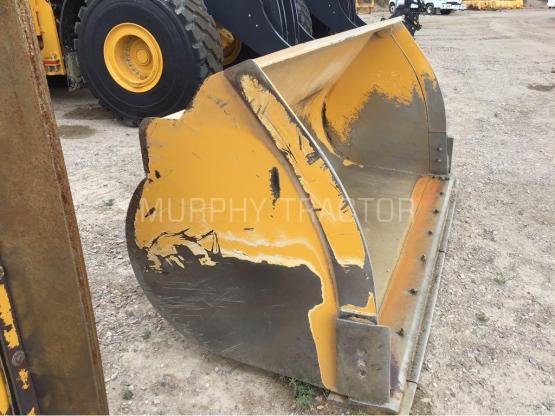 John Deere 444 – 624 4.5 CY HiVis Coupler Bucket — 555 54892.15388