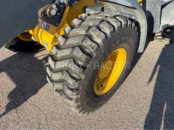 2023 John Deere 324L Consignment — 555 55273.13750