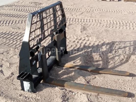 2022 John Deere CWP Pallet Forks — 555 55600.15388