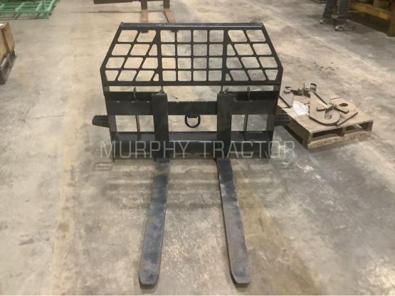 2021 John Deere CWP Pallet Forks photo 1