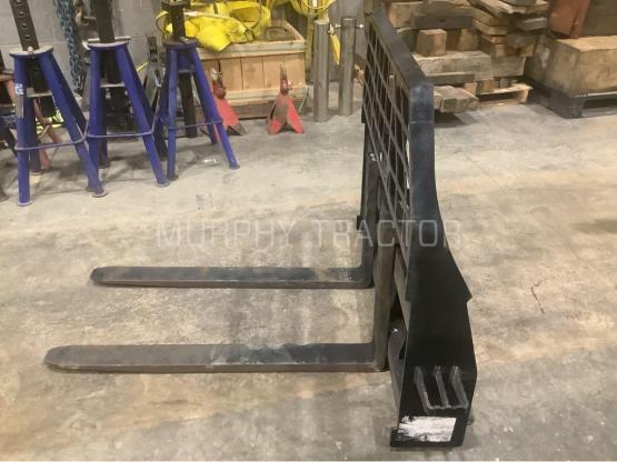 2021 John Deere CWP Pallet Forks — 555 55626.15577