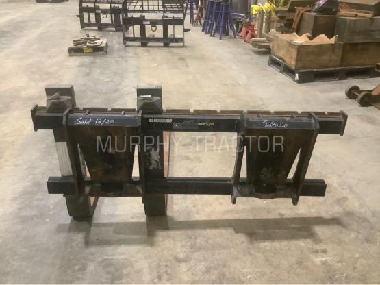 2019 John Deere CWP Pallet Forks — 555 55628.15576