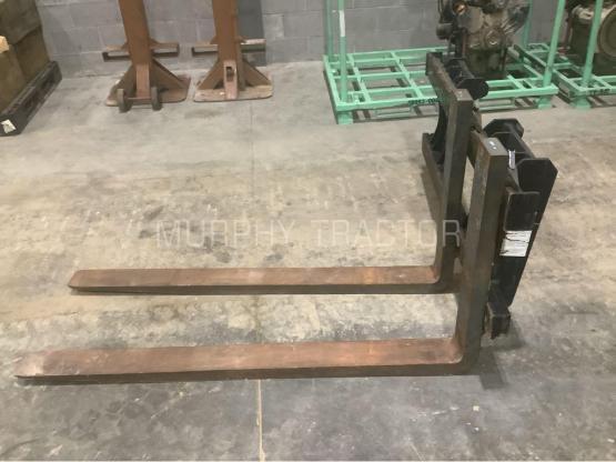 2019 John Deere CWP Pallet Forks photo 1